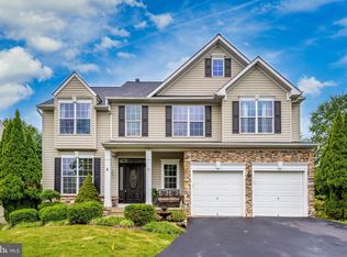 6 Village Green Ct, Germantown, MD 20876