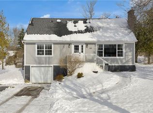 100 Meadowbank Ave, Saint John, NB E2K2C8