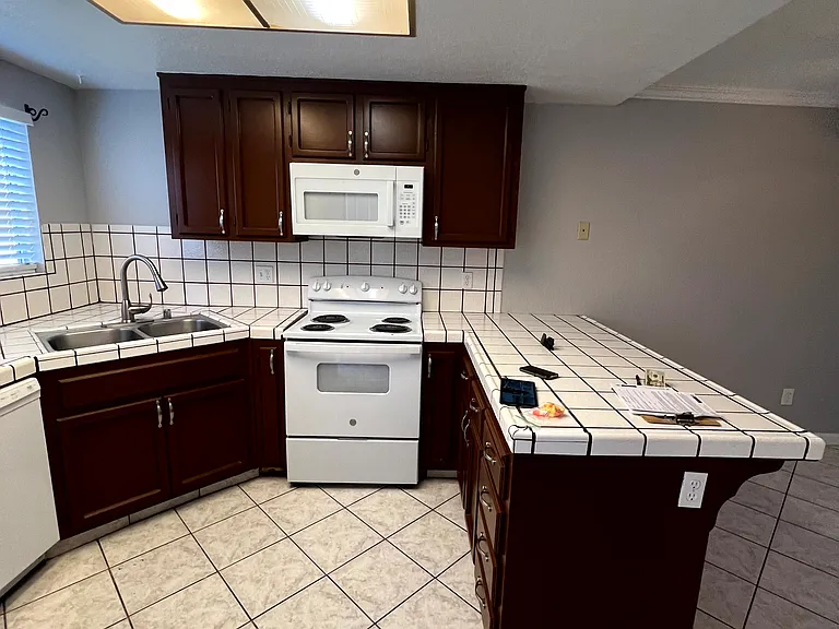 3160 Andre Ln — Photo 2