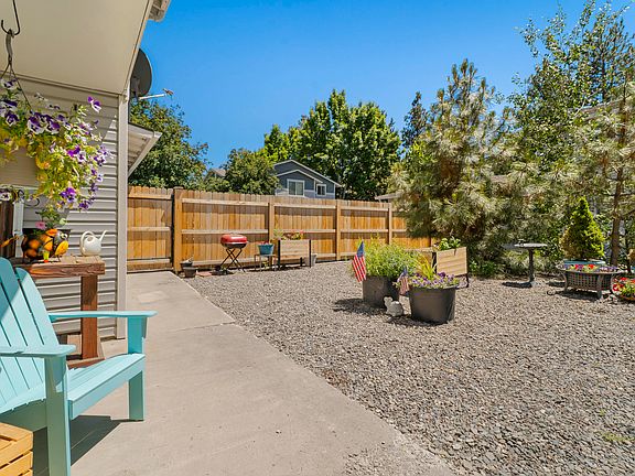 3rd image of 1630 SE Tempest Dr Unit 10