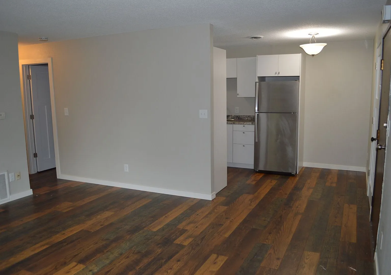 7th Ave. Apts. — Photo 3