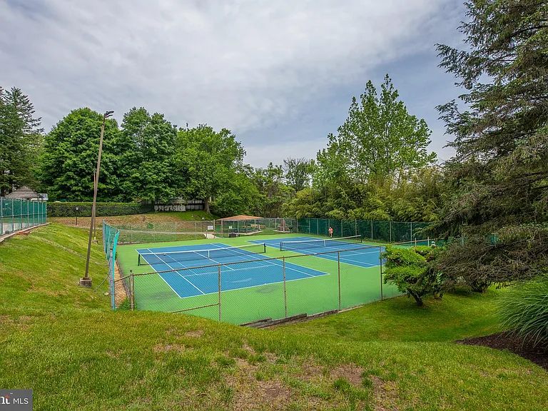 1640 Oakwood Dr #W-216 — Photo 58