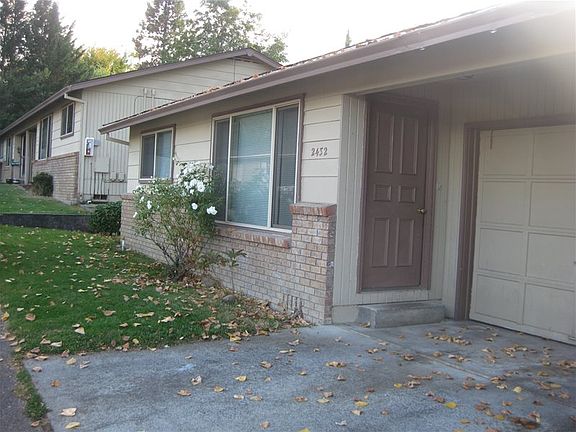 2nd image of 2432 Siskiyou Blvd