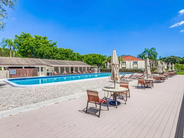 4723 Sable Pine Cir, West Palm Beach, FL