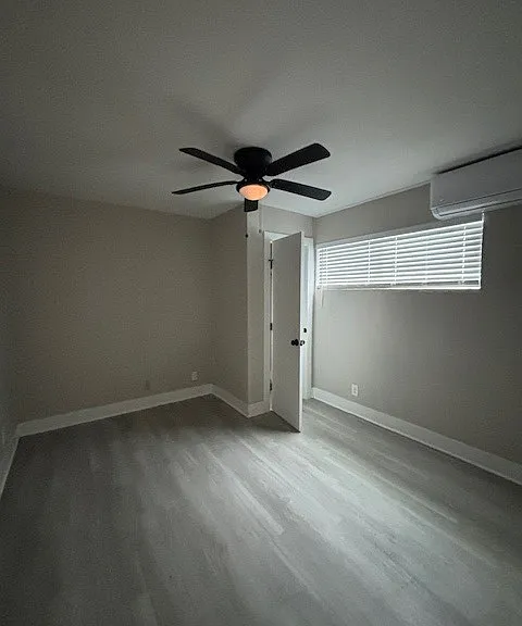 4309 Pease St — Photo 2