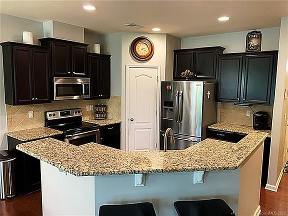 5th image of 7047 Woodsbay Ln