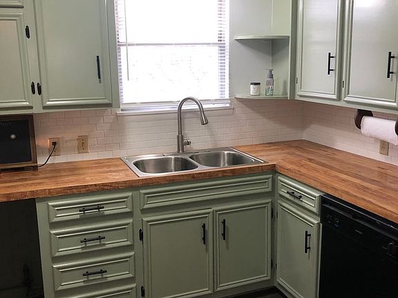 5th image of 3256 Highland Ave