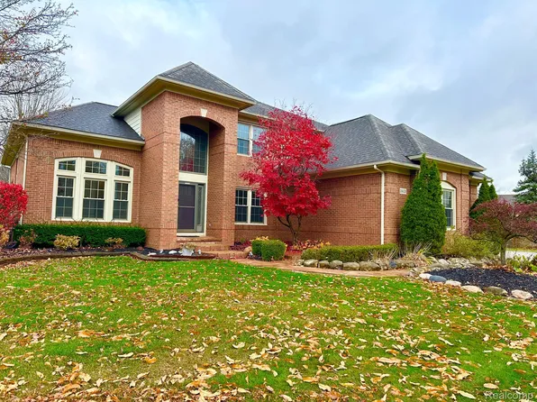 24428 Salem Ct, Novi, MI 48374