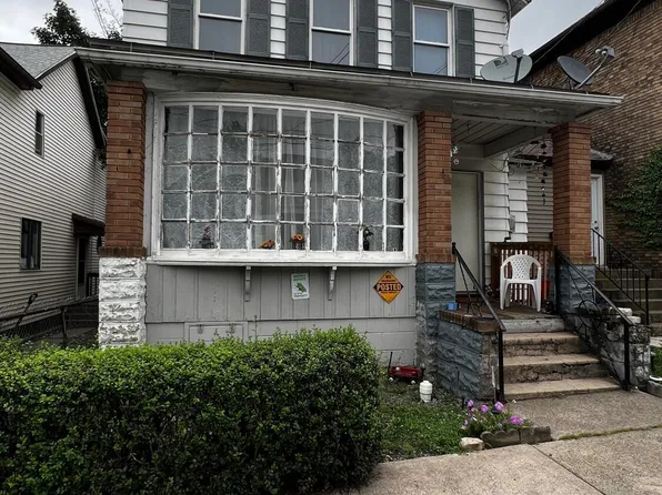 63 8th Ave, Carbondale, PA 18407