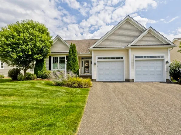 26 Bluegrass Dr Unit 26, East Longmeadow, MA 01028