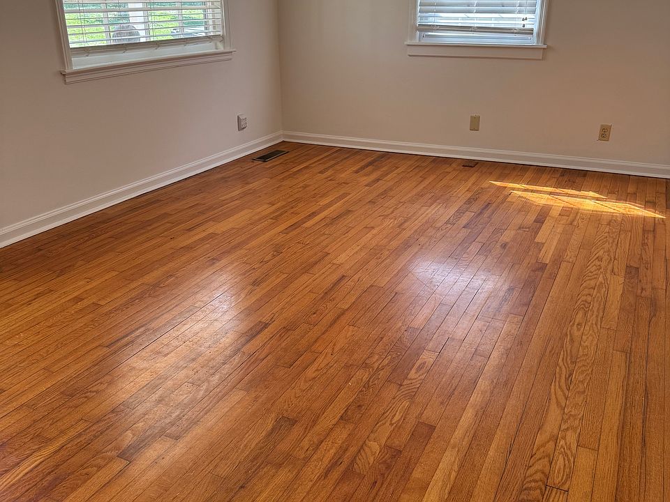 1st image of 5422 Oakmont Cir