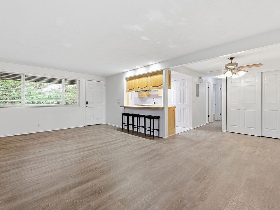 Living room with new paint and LVP flooring