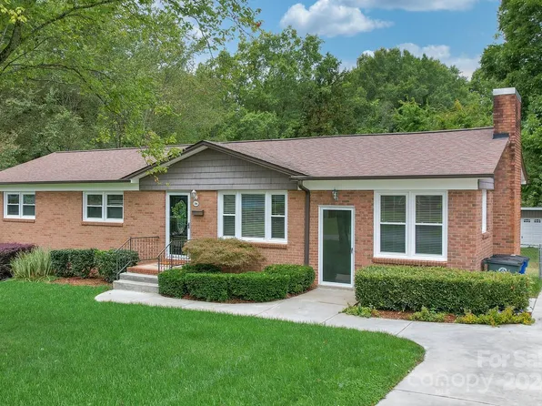 206 10th Ave SE, Conover, NC 28613