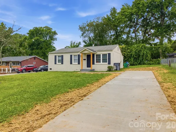 2732 Thornton Rd, Charlotte, NC 28208