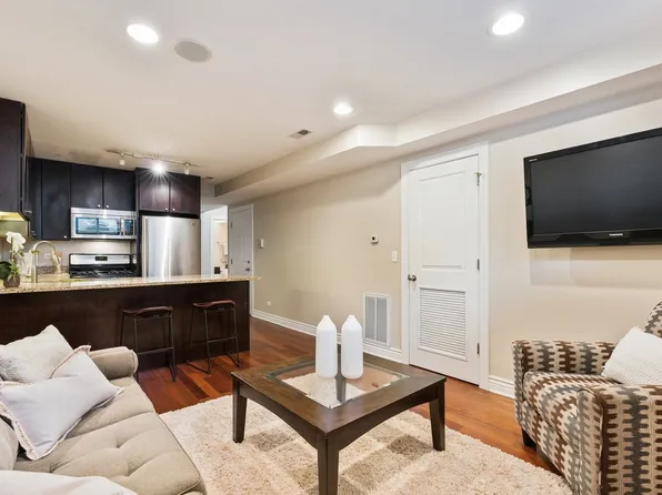 3735 N Damen Ave #1, Chicago, IL 60613