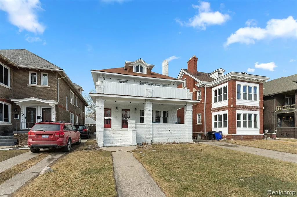 3 bed, 1.0 bath, 1420 sqft, $1,150 — Photo 1