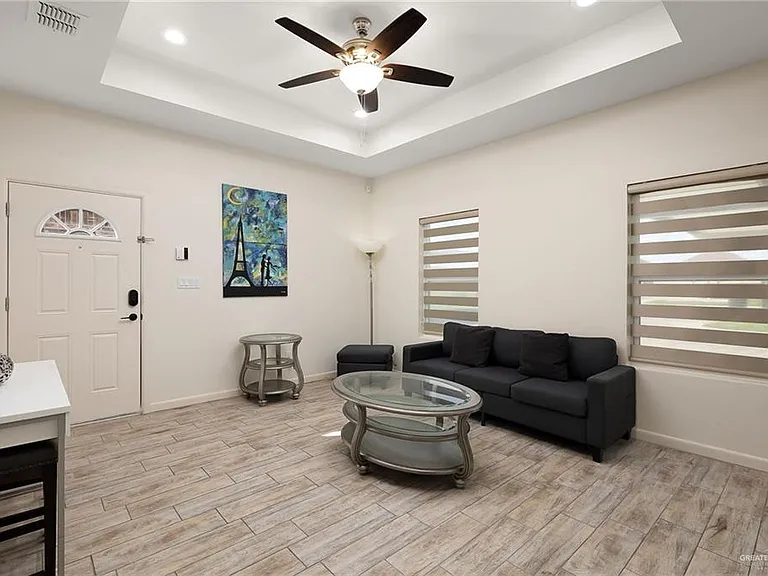 1101 W Sunset Valley St #3 — Photo 4