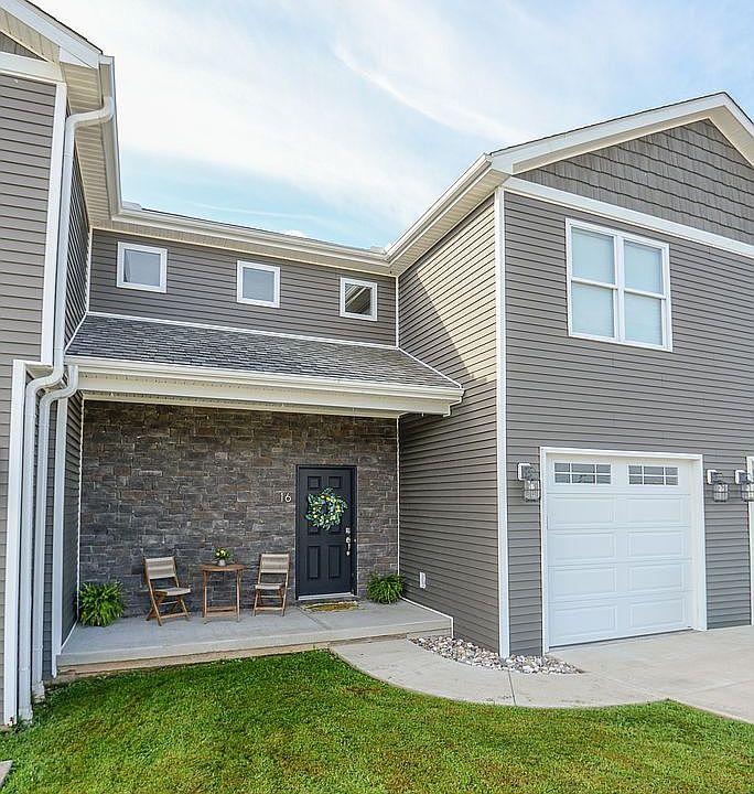 1st image of 16 Residence Dr