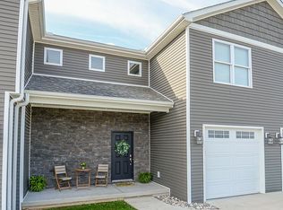 16 Residence Dr, Winfield, WV 25213