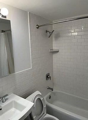 2nd image of 100A Washington Park Dr APT 3