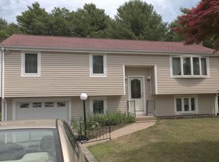 14 Queen Dr, Plymouth, MA 02360