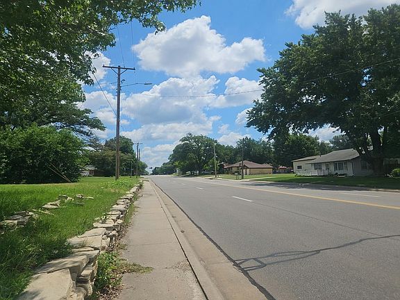 4th image of 254 W Meadowlark Blvd