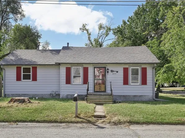 822 W 10th St, Ottawa, KS 66067