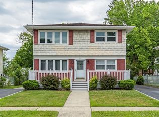 39 E 1st St, Colonia, NJ 07067