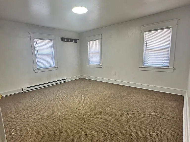 7 S Burhans Blvd — Photo 22