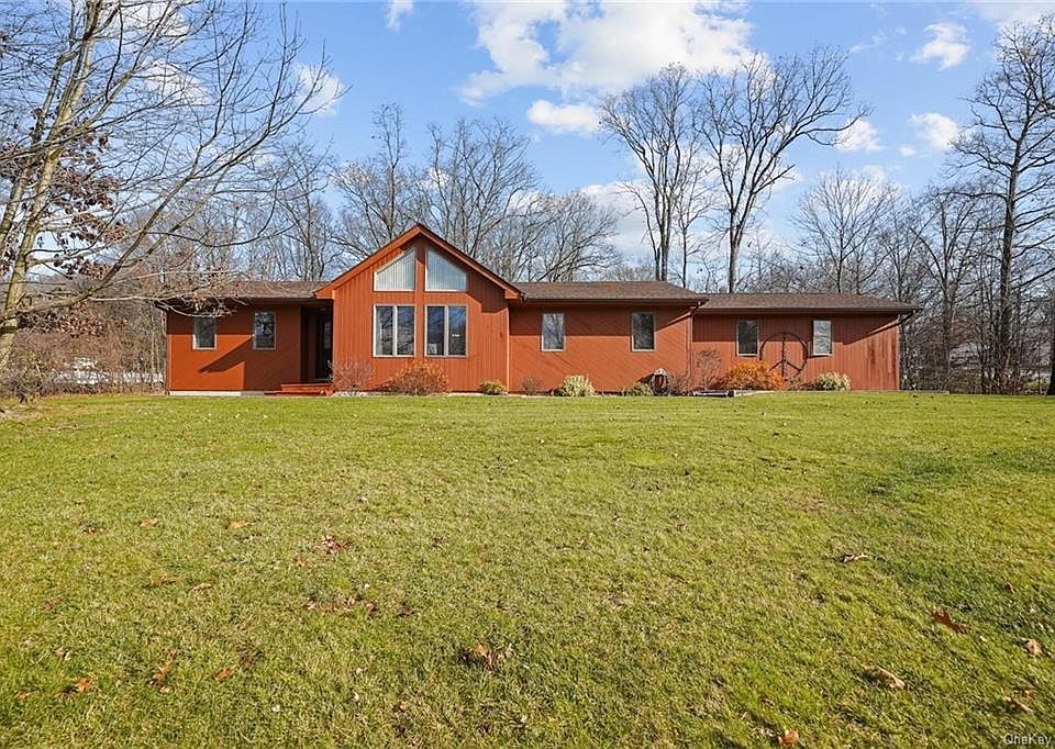 1st image of 41 Rockwood Dr