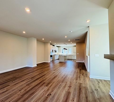 5th image of 809 Callan View Ave