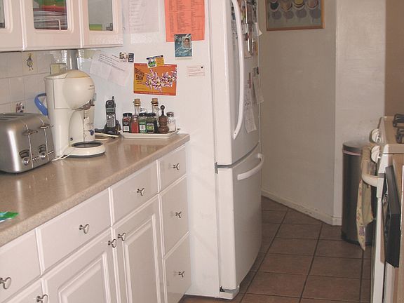 Kitchen (windowed)