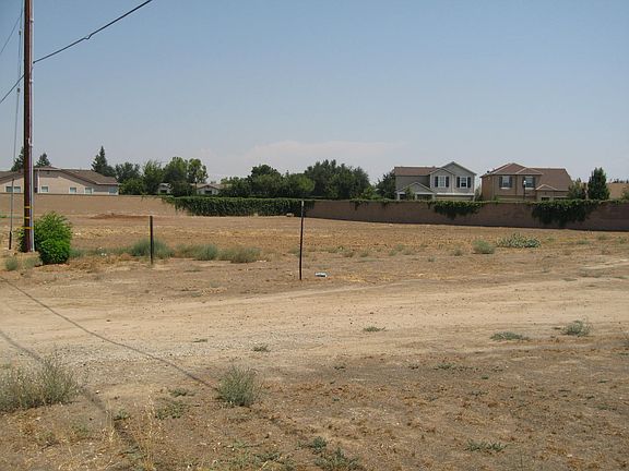3rd image of 5680 N Brawley Ave