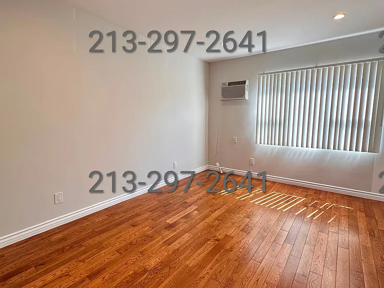1205 N Formosa Ave #10 — Photo 4