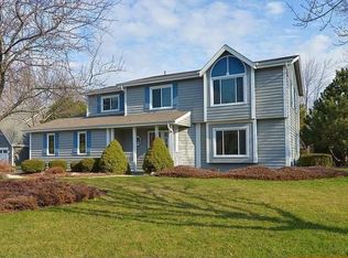 320 W Lilac Ln, Grafton, WI 53024