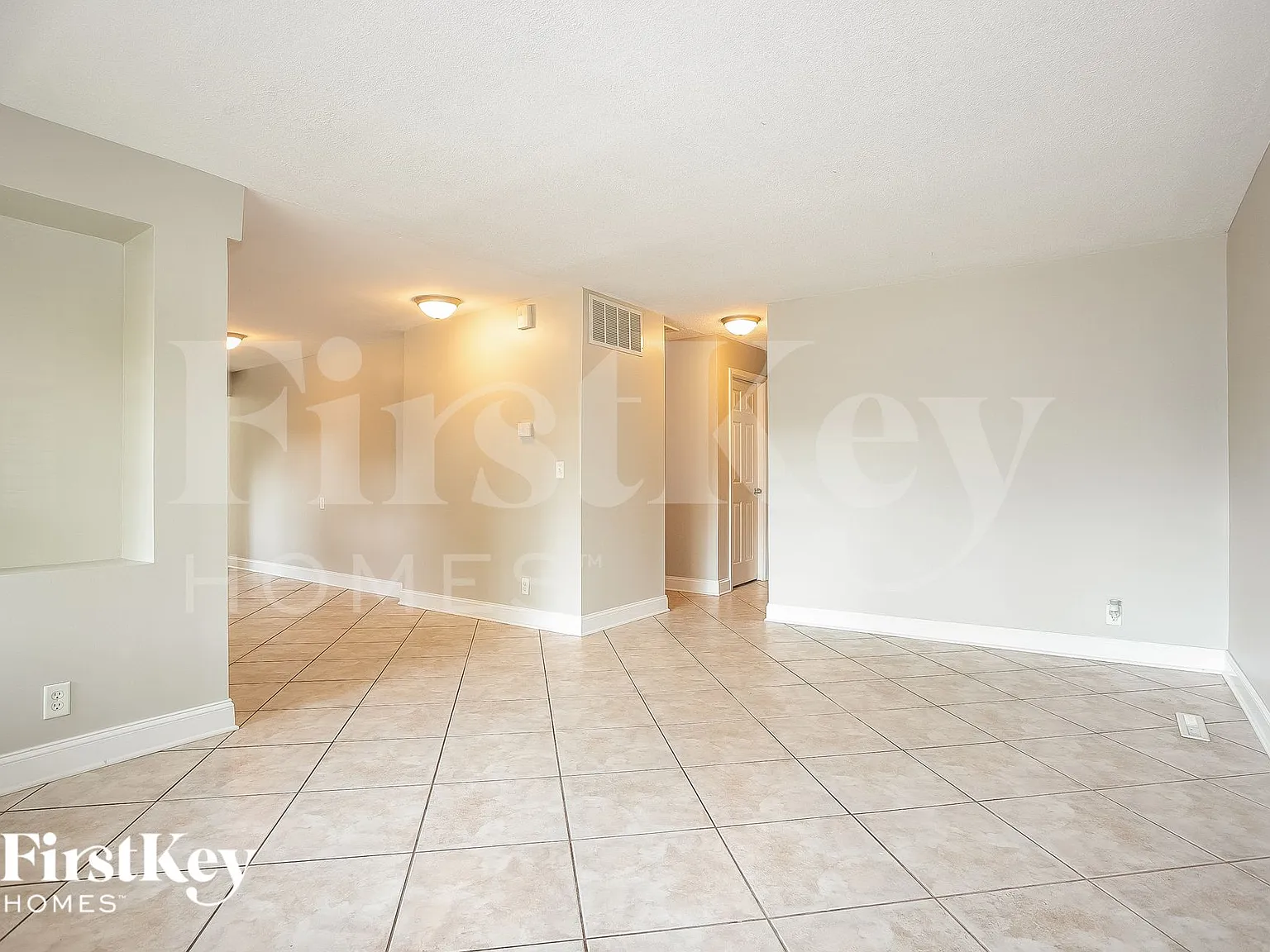 3 bed, 2.0 bath, 1576 sqft, $2,745 — Photo 4