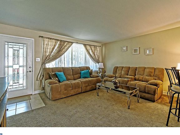 4th image of 581 Vassar Rd
