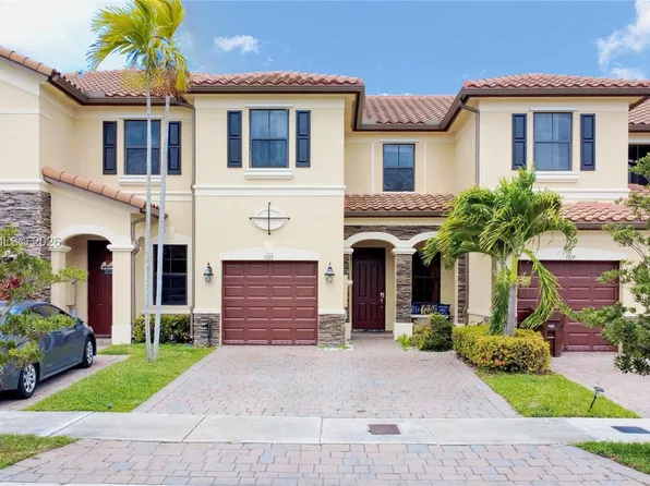 3323 W 90th Ter, Hialeah, FL 33018