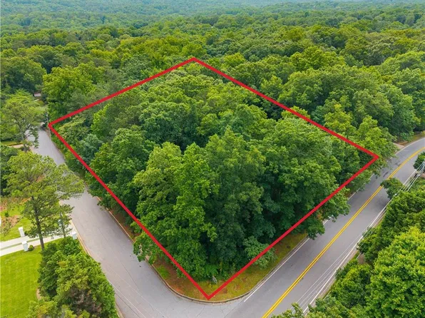5680 Whitner Dr, Sandy Springs, GA 30327