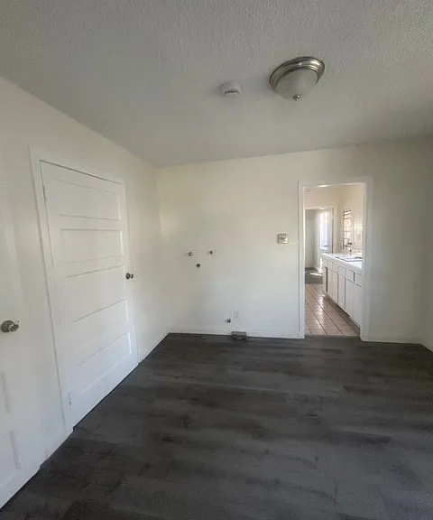 363 W Sepulveda St — Photo 6