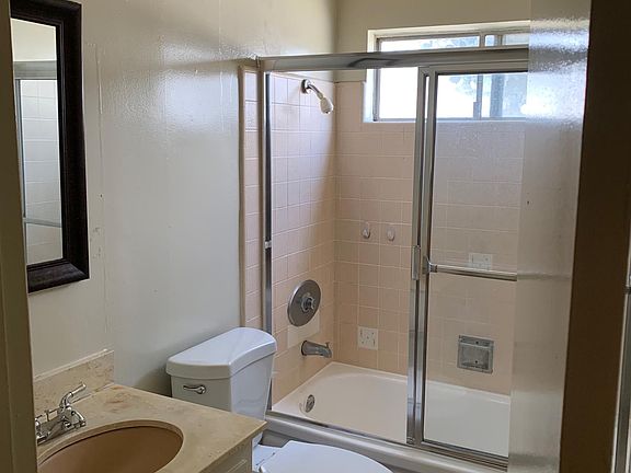 5th image of 431 E Acacia Ave APT 5