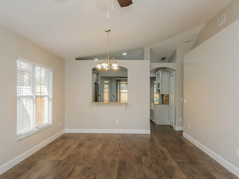 10610 Navigation Dr — Photo 4