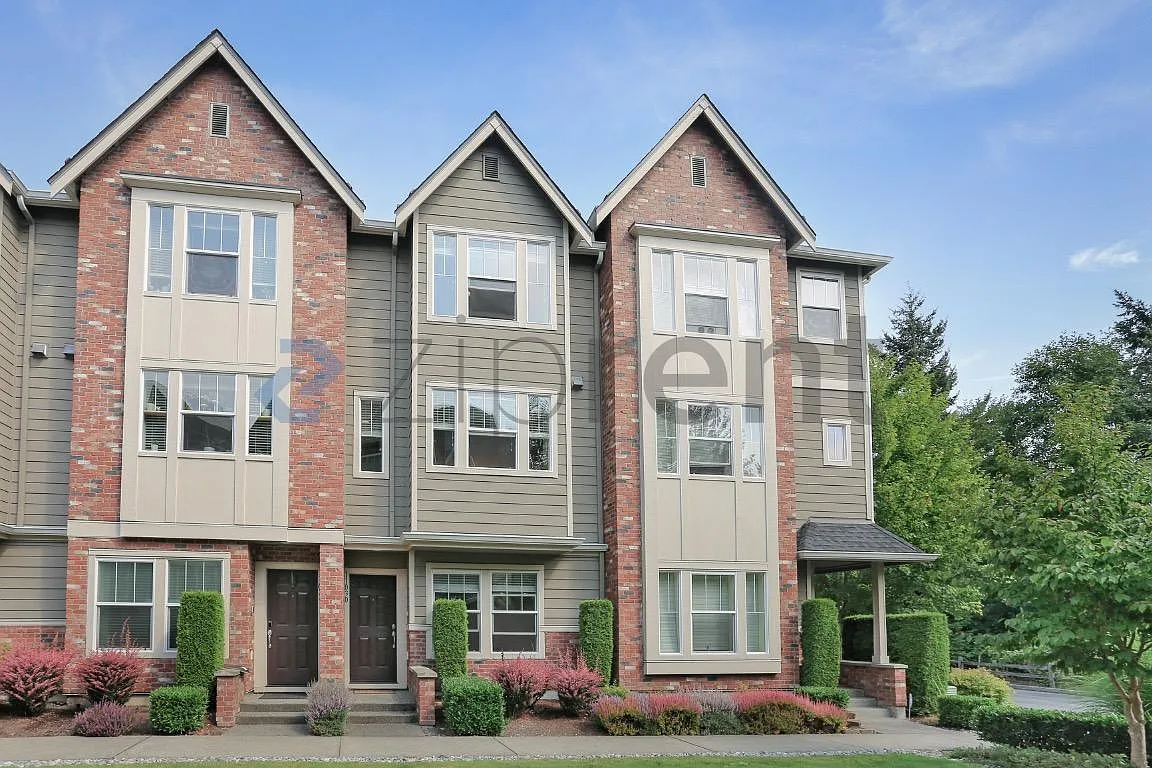 2 bed, 2.5 bath, 1300 sqft, $2,800 — Photo 2