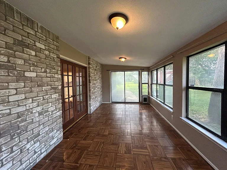 826 Timber Dr — Photo 12