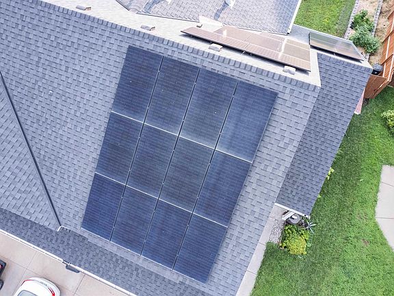 4th image of 2341 Surrey Dr