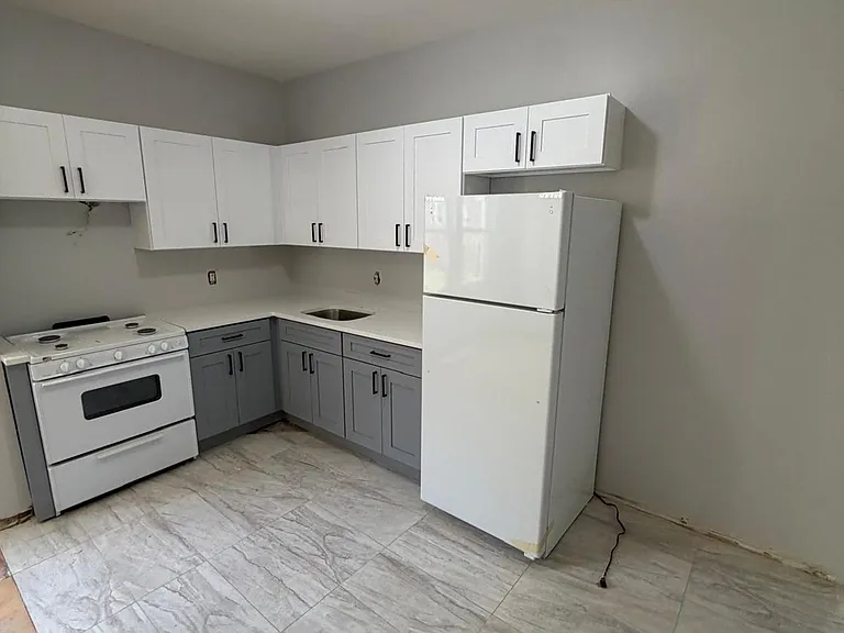 147 Roff St #1 — Photo 1