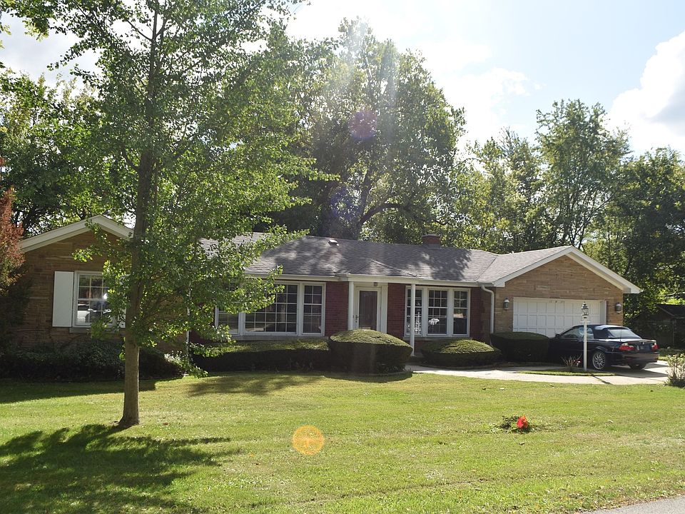 1st image of 16W575 Red Oak Ave