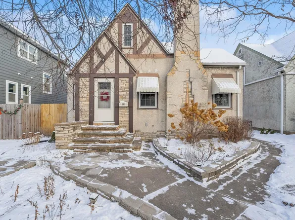 3746 Queen Ave N, Minneapolis, MN 55412