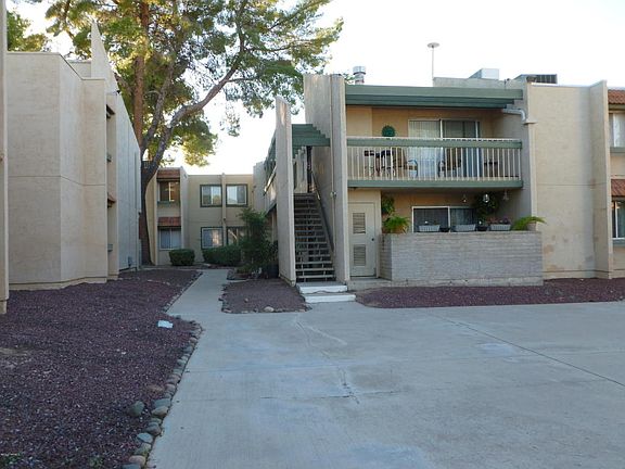 3rd image of 842 S Langley Ave