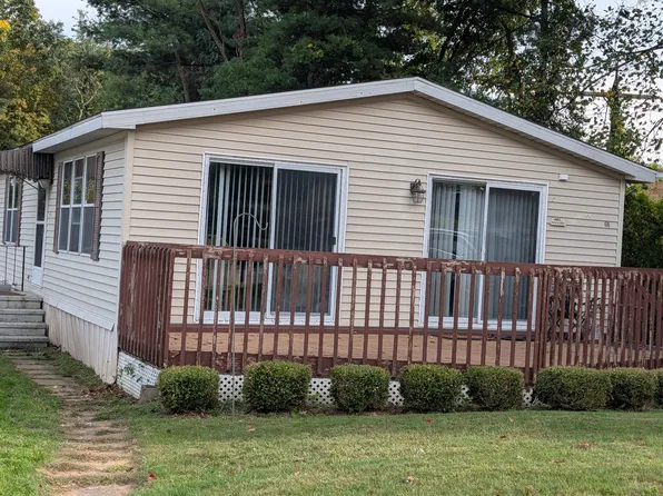 68 Woodland Park, Shelton, CT 06484